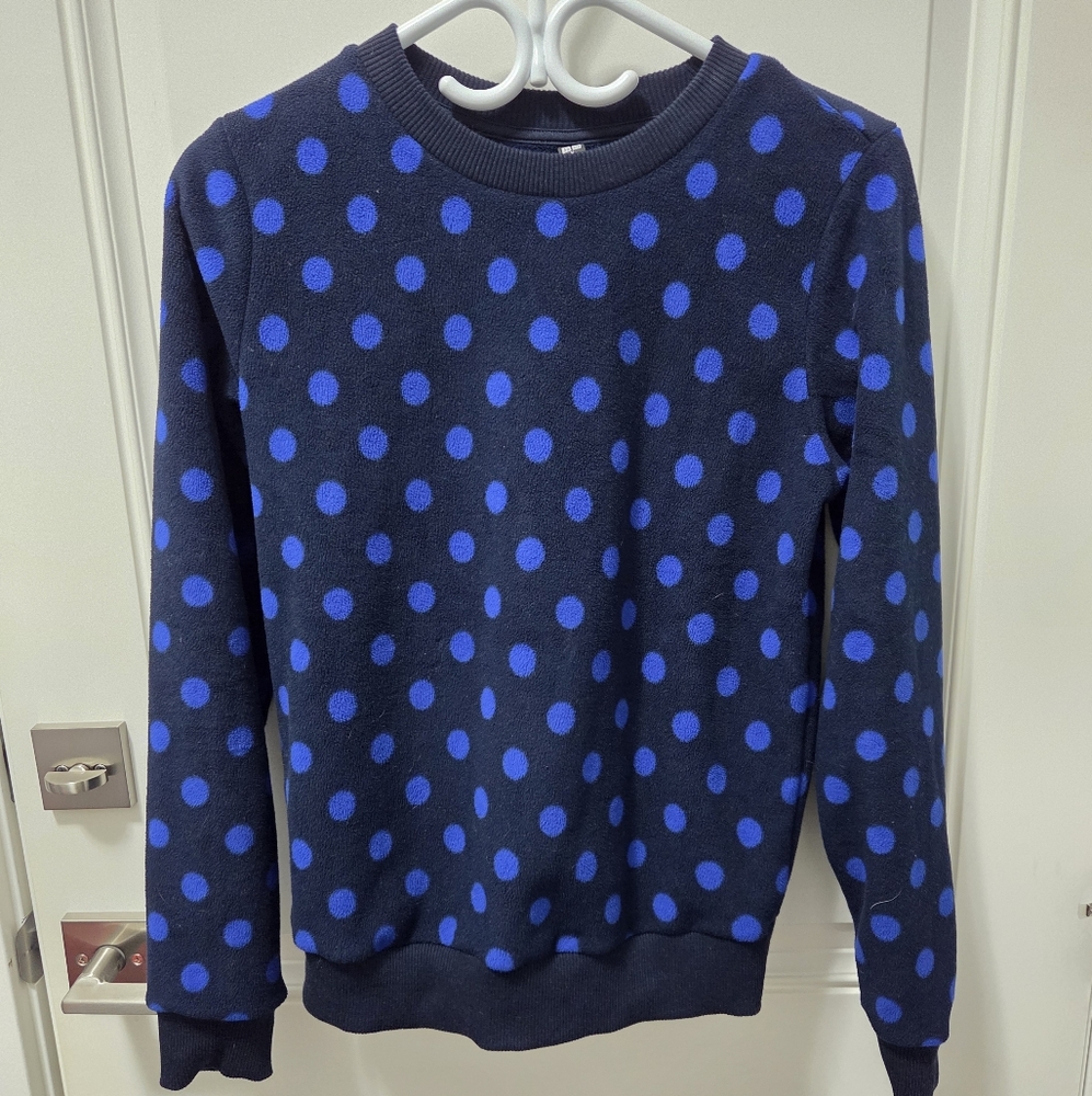 Uniqlo Navy and Blue Polka Dot Fleece